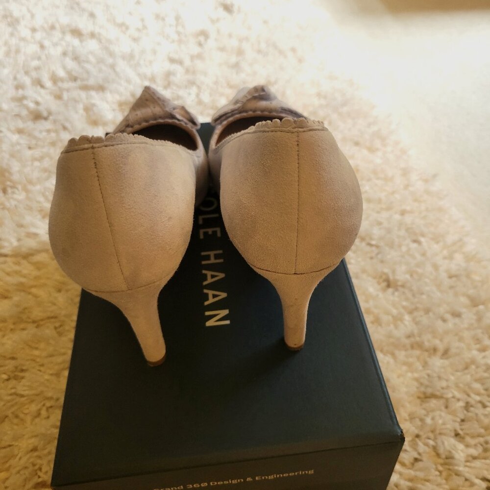 Cole Haan Bellport Bow Pump - 8.5 - Picture 3 of 6